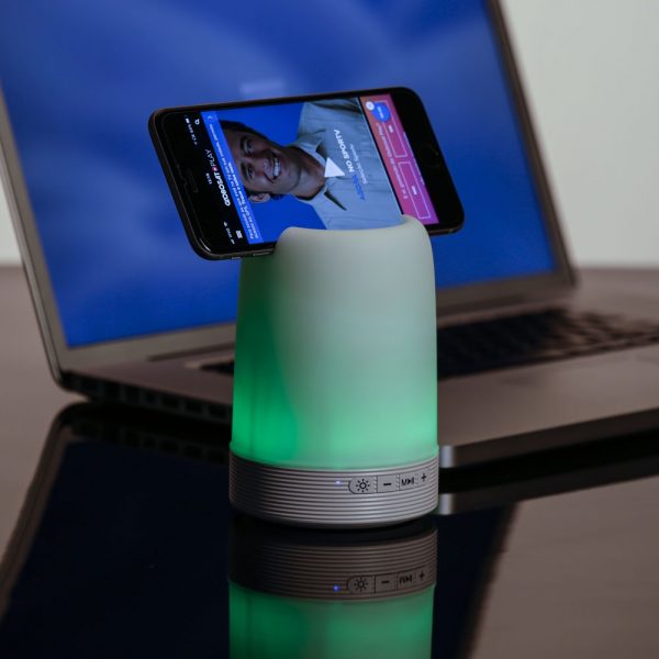 Caixa-de-Som-Multimidia-com-Porta-Caneta-e-Luminaria-6963d1-1512384641